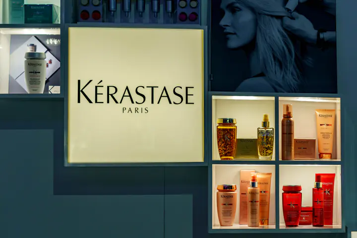 The Kérastase wall display