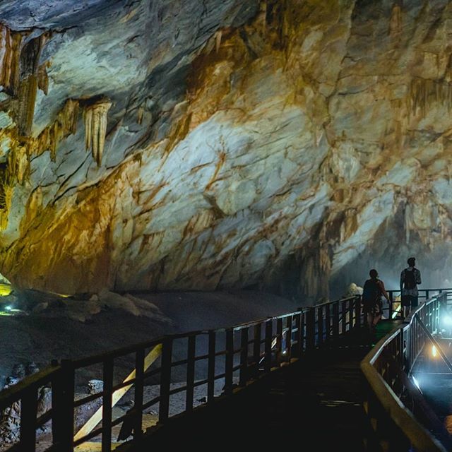 SWIPE RIGHT These are panoramas taken in #paradisecave in #phongnha.  The cave is absolutely magnificent and gigantic! It was quite a challenge to photograph its magnitude and try to get a feel of how huge it actually was when walking inside the cave. Even though the photos turned out nicely, I still find that we really don't grasp the incredible scale of that cave!#vietnam